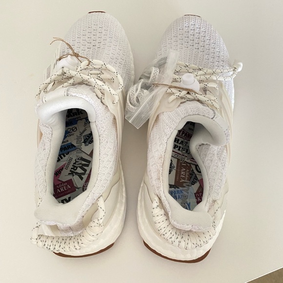 Adidas Ivy Park Ultraboost OG - Picture 6 of 8